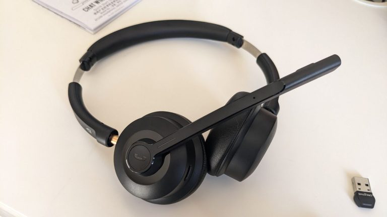 I tested the Creative Chat Wireless business headset – and I love the comfort, cost, and call quality