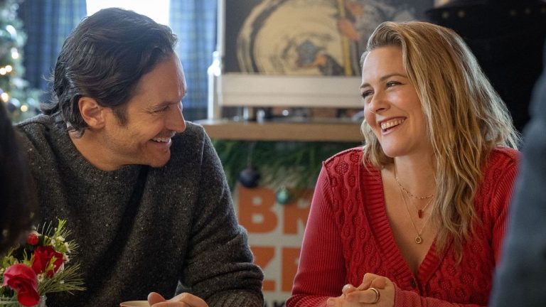 Awful Christmas movies are my guilty pleasure, and new Netflix movie A Merry Little Ex-mas is gift-wrapped rubbish