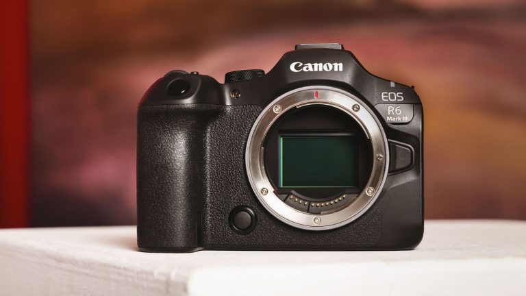 The Canon EOS R6 III screams ‘sensible upgrade’ for pro hybrid shooters – and that should worry Sony and Nikon