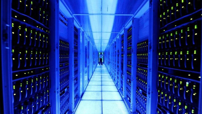 Liquid cooling vs air cooling: the five key differences for data centers