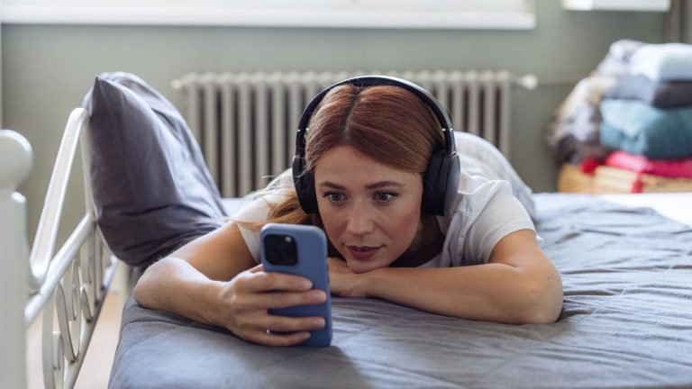 I’ve been a Netflix subscriber for 25 years, and I can’t decide if Clips is the best or worst thing to happen to the mobile app