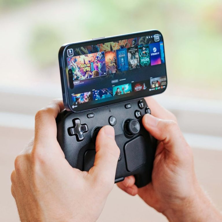 This accessory can snap a Steam Controller to your phone — or almost anything else