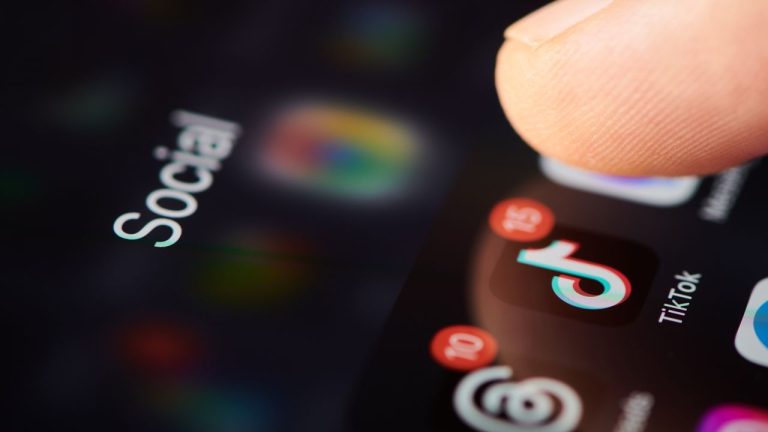 ‘Social media should be treated like tobacco’: health experts say the internet is just as bad as smoking for under-16s as UK government edges closer to introducing ban